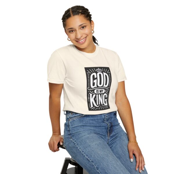 T-Shirt I God Is My King I Unisex I Vrijetijdskleding I Diverse kleuren - Afbeelding 2