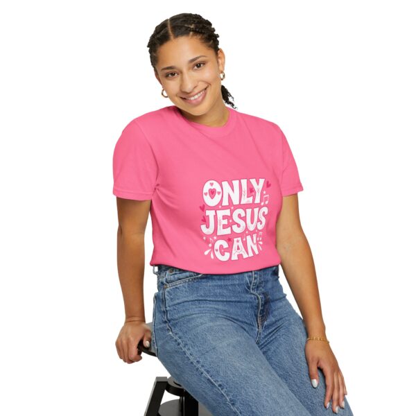 T-shirt I Only Jesus Can I Zwart en Roze - Afbeelding 5