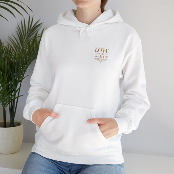 Hoodie I Love is our weapon I Unisex I Gold I Dagelijkse kleding I Diverse kleuren