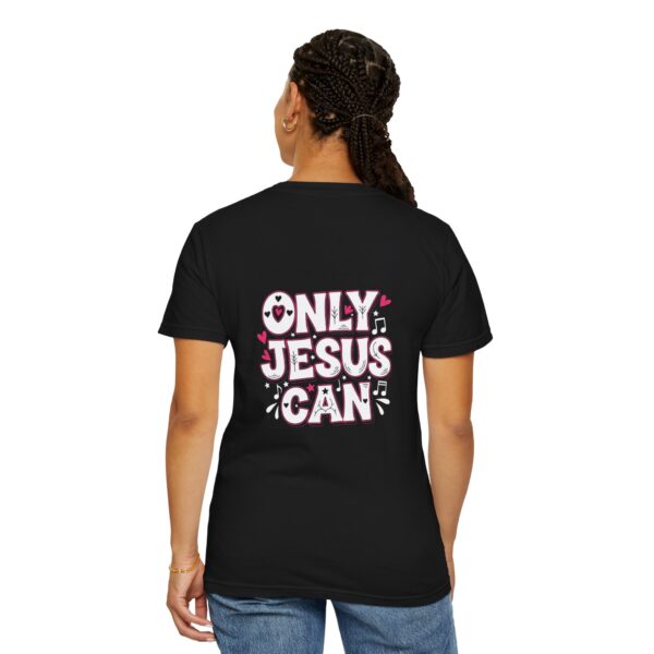 T-shirt I Only Jesus Can I Zwart en Roze - Afbeelding 2